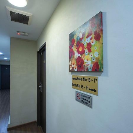 Oyo 90231 Hotel By The Park Plt Джохор-Бару Екстер'єр фото