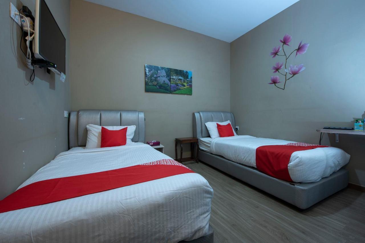 Oyo 90231 Hotel By The Park Plt Джохор-Бару Екстер'єр фото