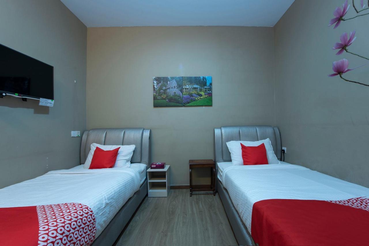 Oyo 90231 Hotel By The Park Plt Джохор-Бару Екстер'єр фото
