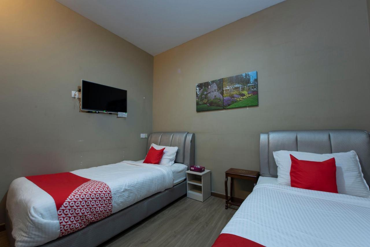 Oyo 90231 Hotel By The Park Plt Джохор-Бару Екстер'єр фото