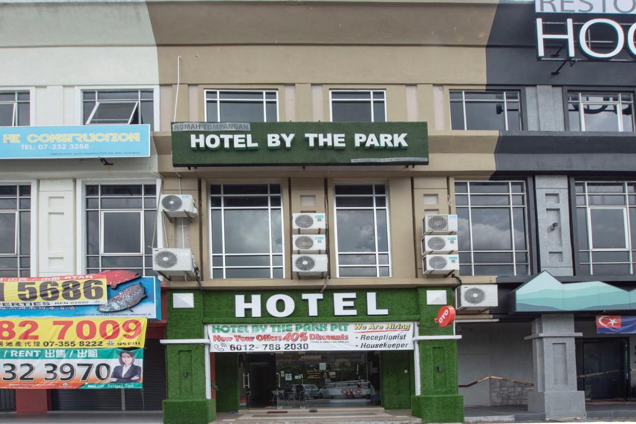 Oyo 90231 Hotel By The Park Plt Джохор-Бару Екстер'єр фото
