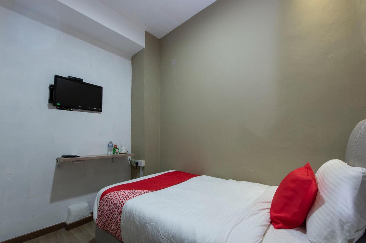 Oyo 90231 Hotel By The Park Plt Джохор-Бару Екстер'єр фото